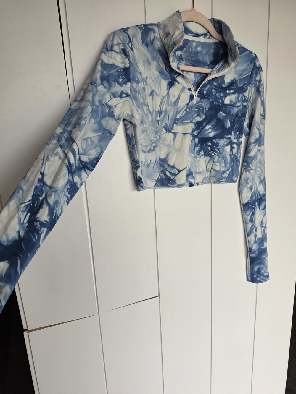 Tie-Dye Quarter-Zip Cropped Long Sleeve Top — Blue - Picture 5 of 8